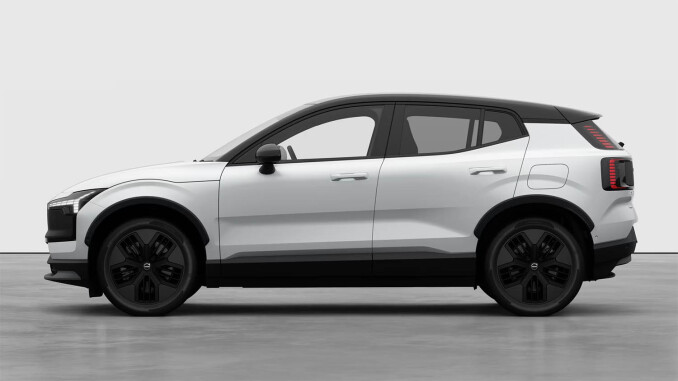 Volvo EX30 200kW P5 LR Cross Country Ultra 69kWh 5dr Auto Electric Estate - Image 2